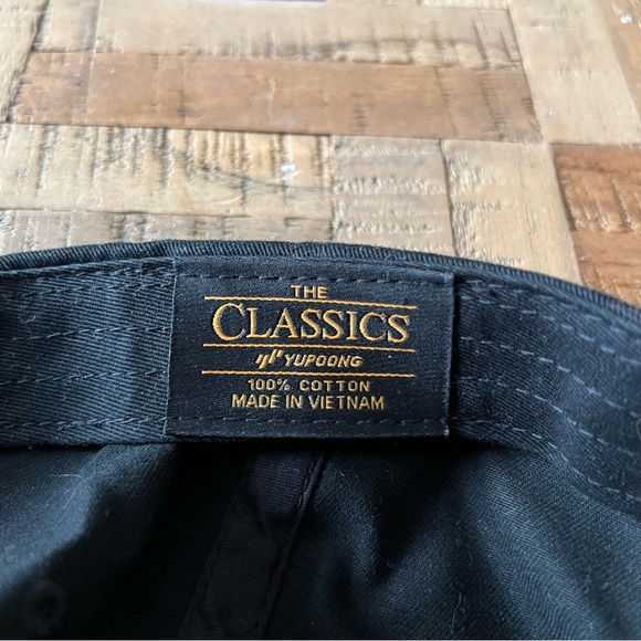 (UNISEX) Yupoong Baseball Cap Black Bronze Metal Clasp Adjustable The Authentic - Picture 5 of 5